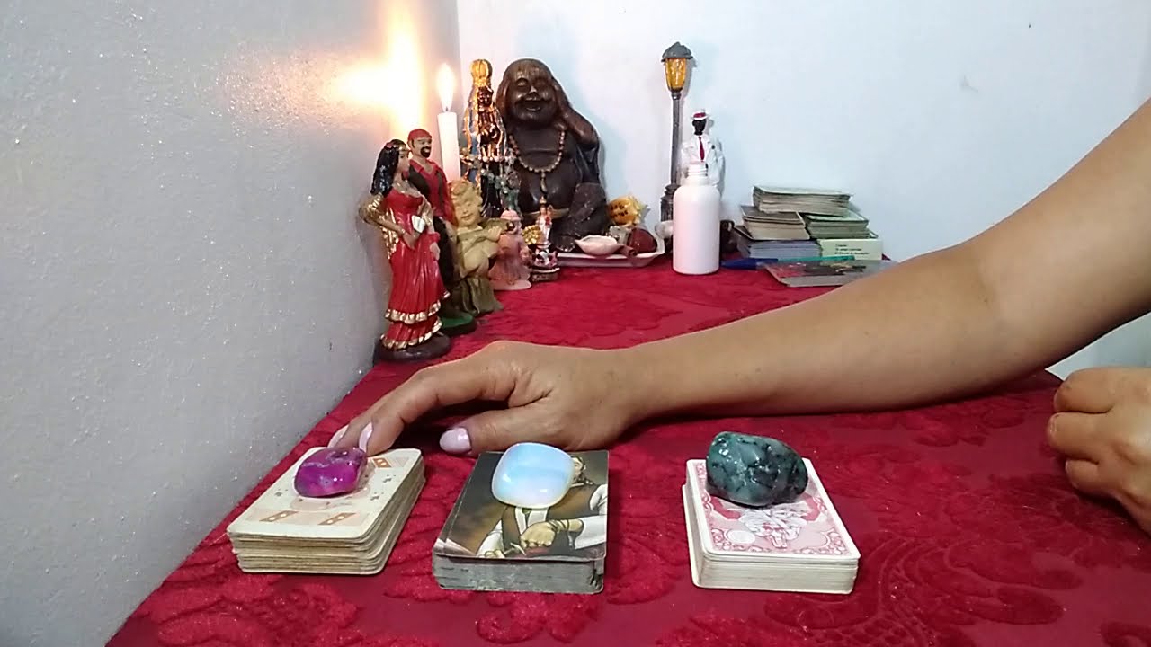 Tem alguém interessado (a) ou apaixonado (a) por mim?