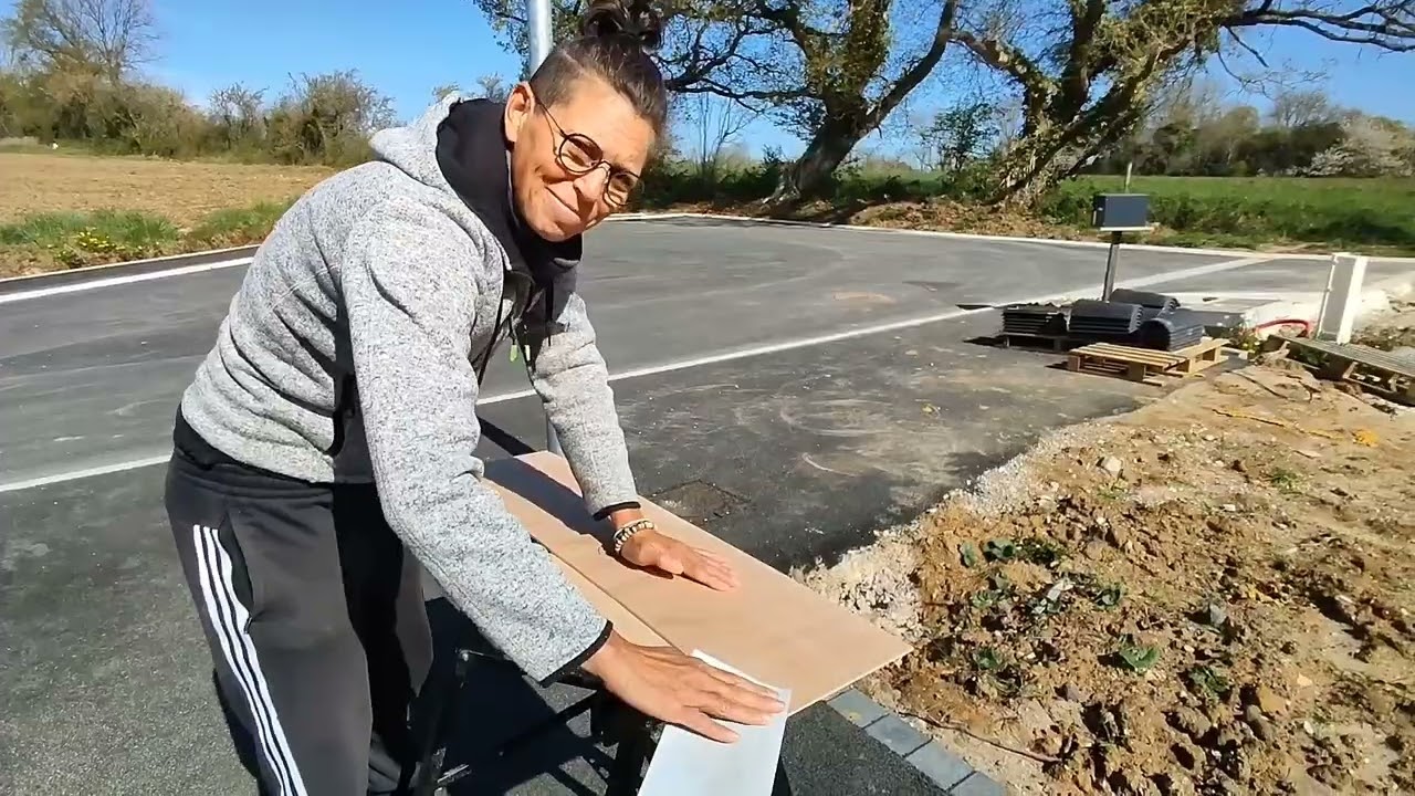 Aménagement Van Trafic H1L2 : Isolation en Armaflex, Sol OSB et construction du lit Semi-fixe (rare)