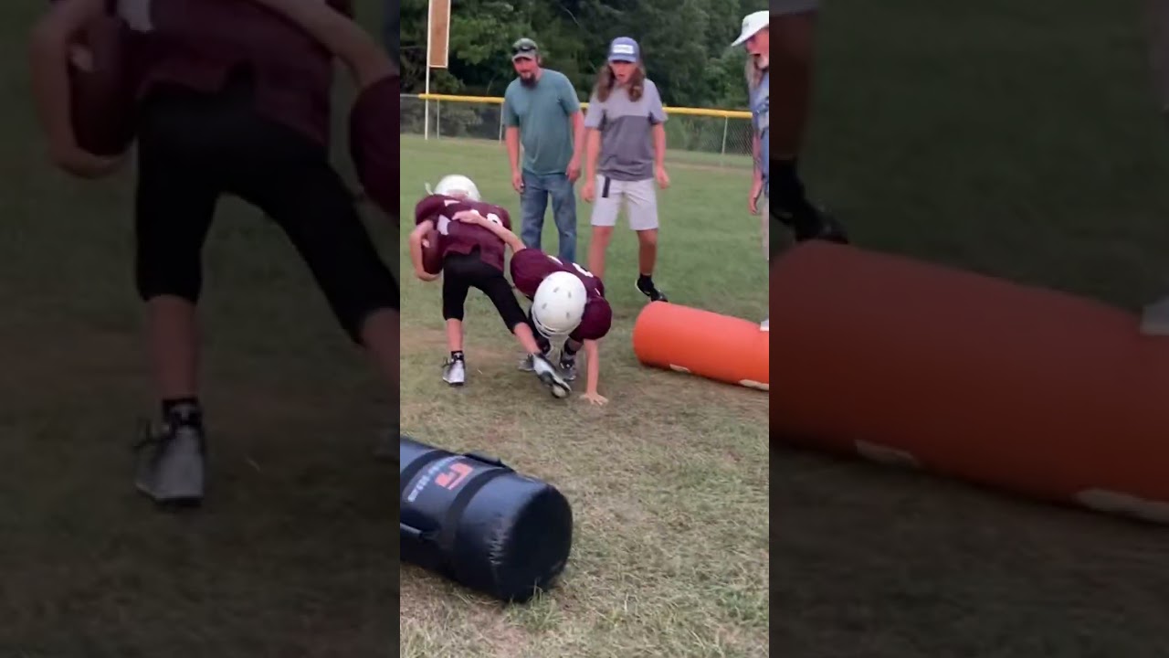 How the football in PeeWee football 🏈