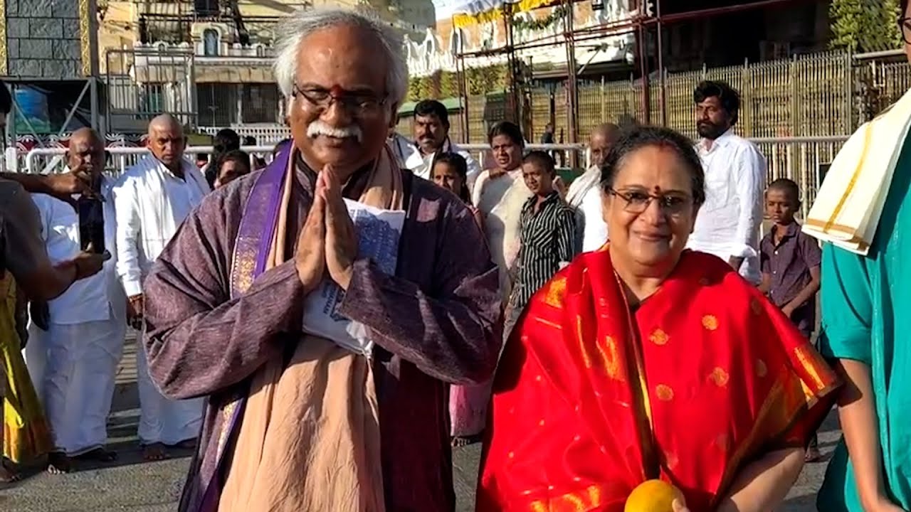 Subhalekha Sudhakar & SP Sailaja Visuals @ Tiruamala | Manastars