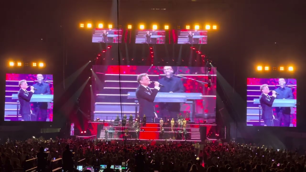 Luis Miguel | Tour 2024 | Barcelona 17/07/24 | 02 - Amor, Amor, Amor