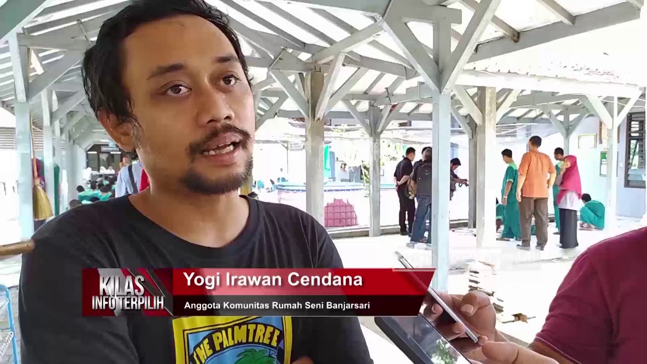 Pasien RSJD Surakarta Tuangkan Ekspresi Lewat Lukisan Abstrak