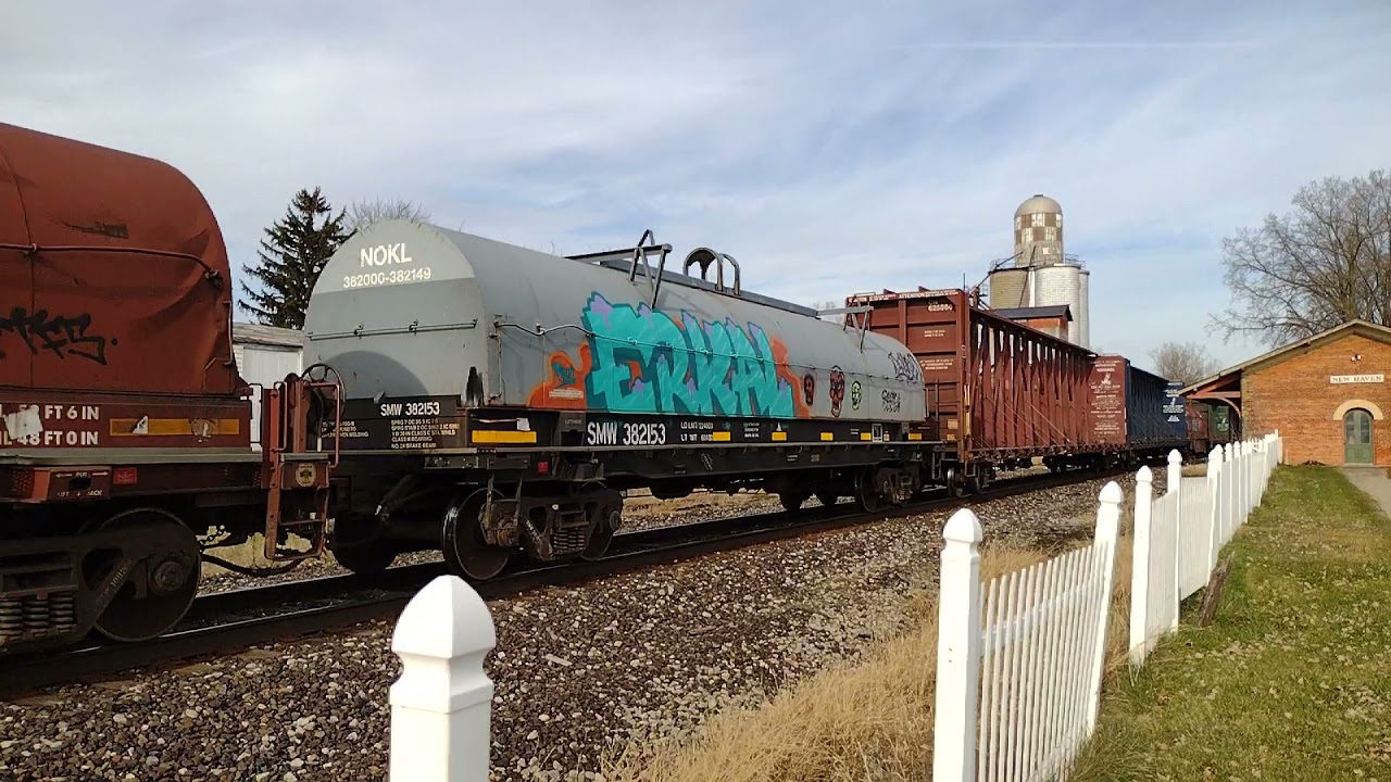 CN 482 (lead by IC Heritage Unit 3008) stops in New Haven, MI
