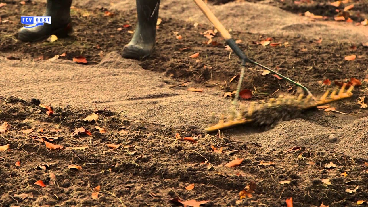 Bewoners Lonneker laten zelf zandweg verharden tot fietspad