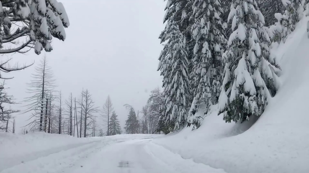 Drive to Yosemite in Winter.  Yosemite during snow in  2019