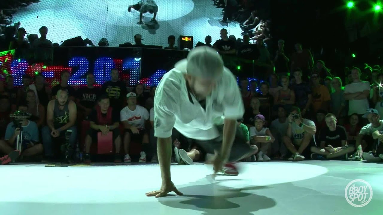 Kosto TOP 9 (Russia) vs Lussy Sky MAGIC MAD MEN (Ukraine): Outbreak 8 Footwork Final