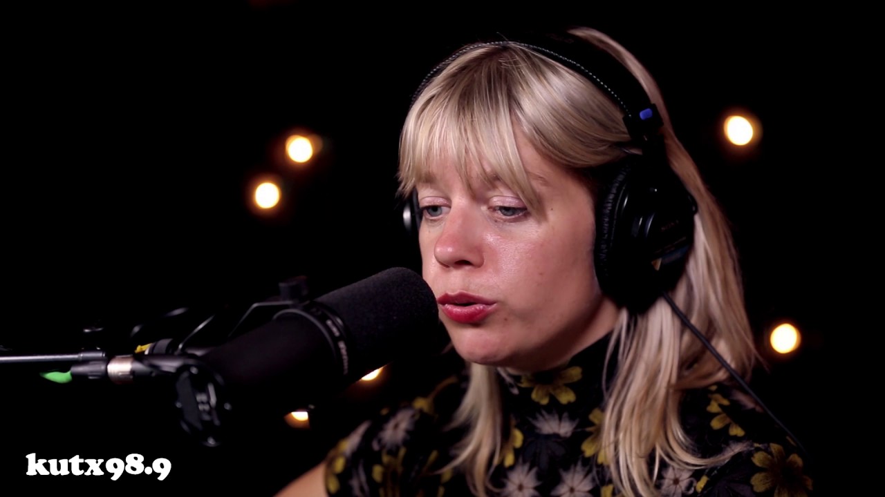 Basia Bulat - True Love Will Find You In The End (ACL Fest Pop-Up Session)