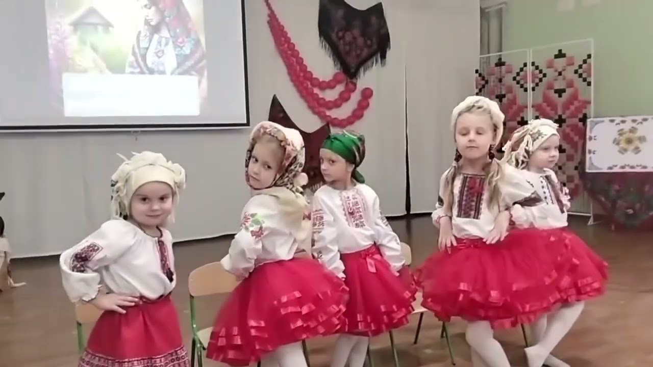 7 грудня - День української хустки