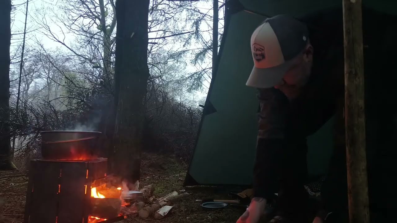 Bushcraft. Cold Winter Night in a Danish forrest. Wood stove food. #survival #nature #bushcraft 