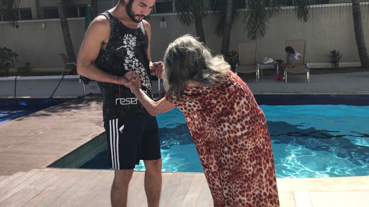 VOZINHA PEGANDO UM BRONZE