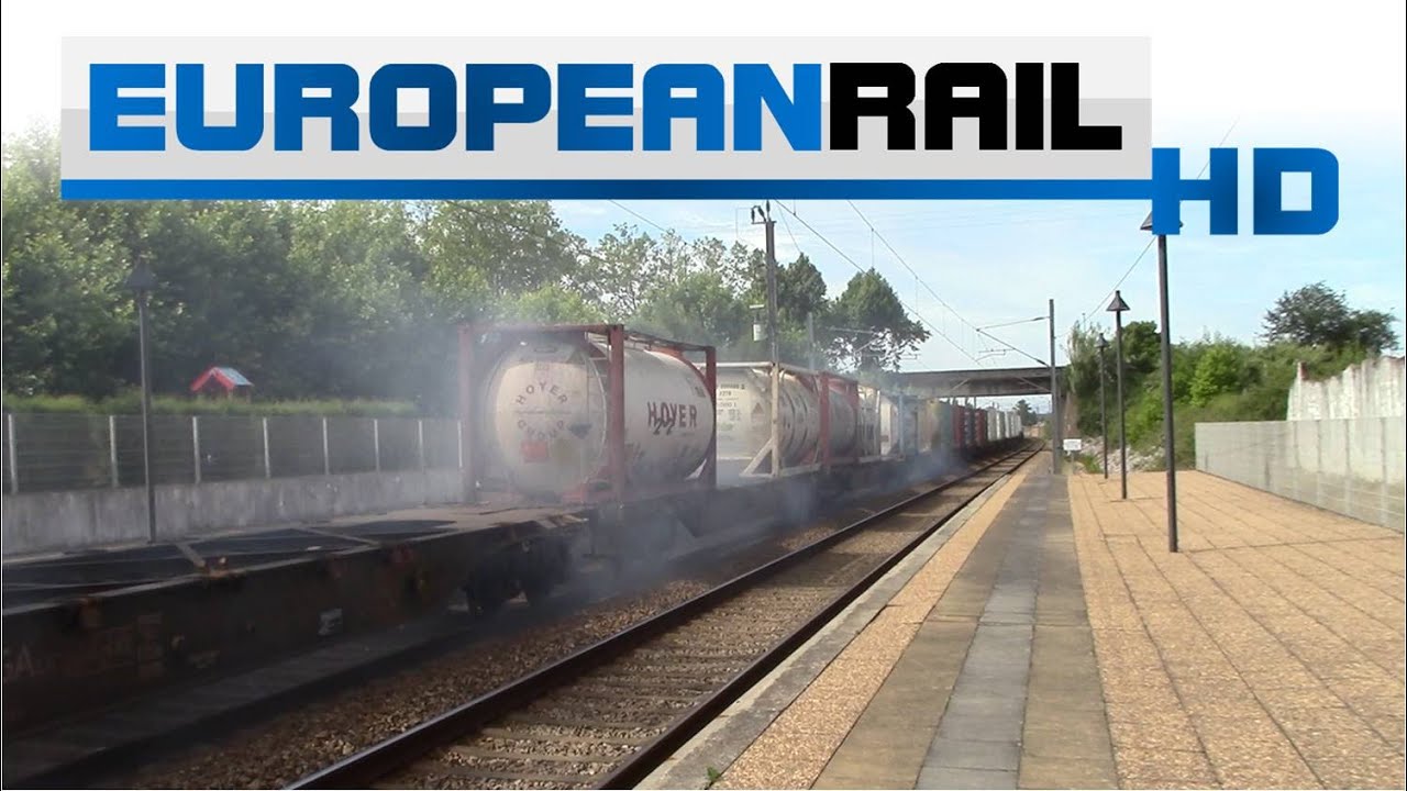 Locked Brakes with Smoke! MEDLOG / CP 5600 loco 5623 + Containers & Alfa Pendular 4008 passes Curia