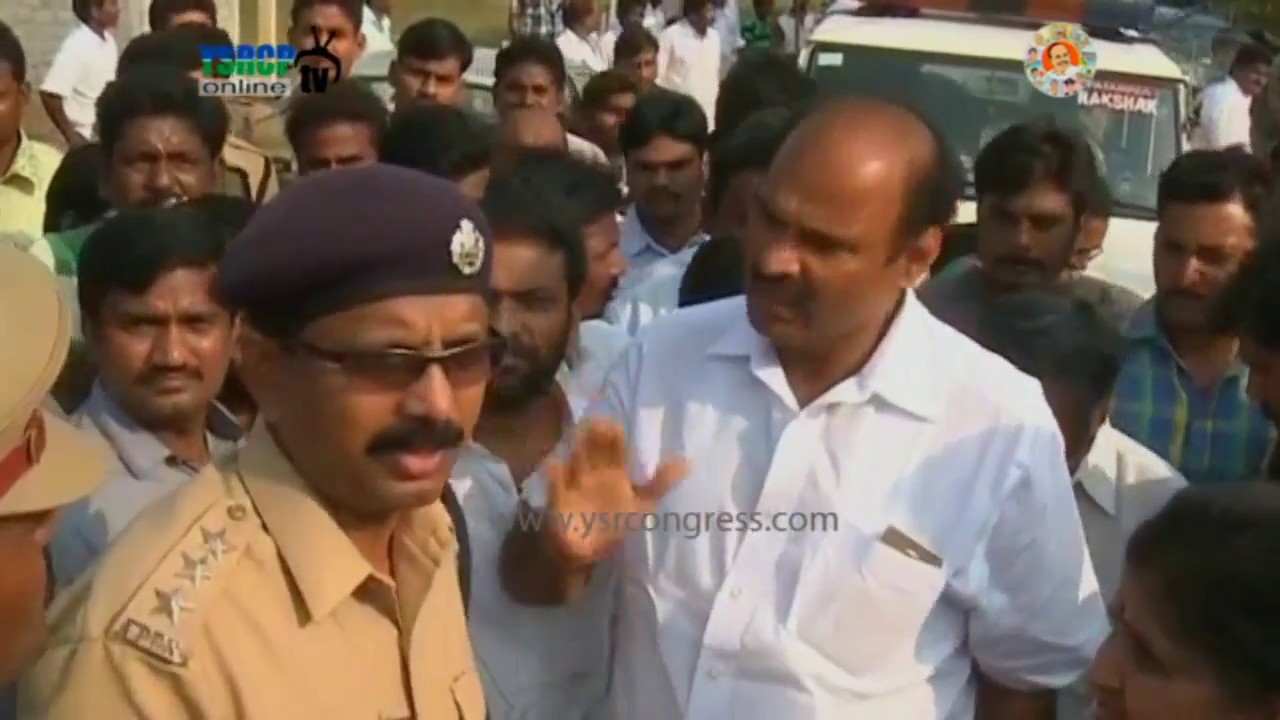 Clues Team investigates Nidamanuru sarpanch car burnt issue & YSRCP Leaders protest against TDP