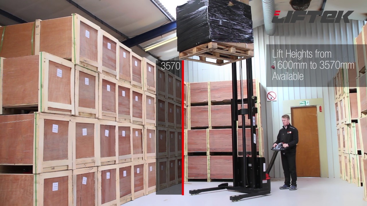 Straddle Stacker