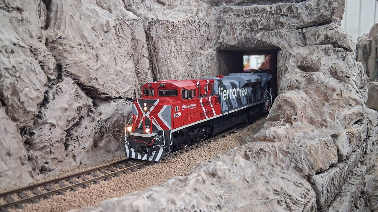 Great HO Scale Variety on K10's Massive Model Train Layout!