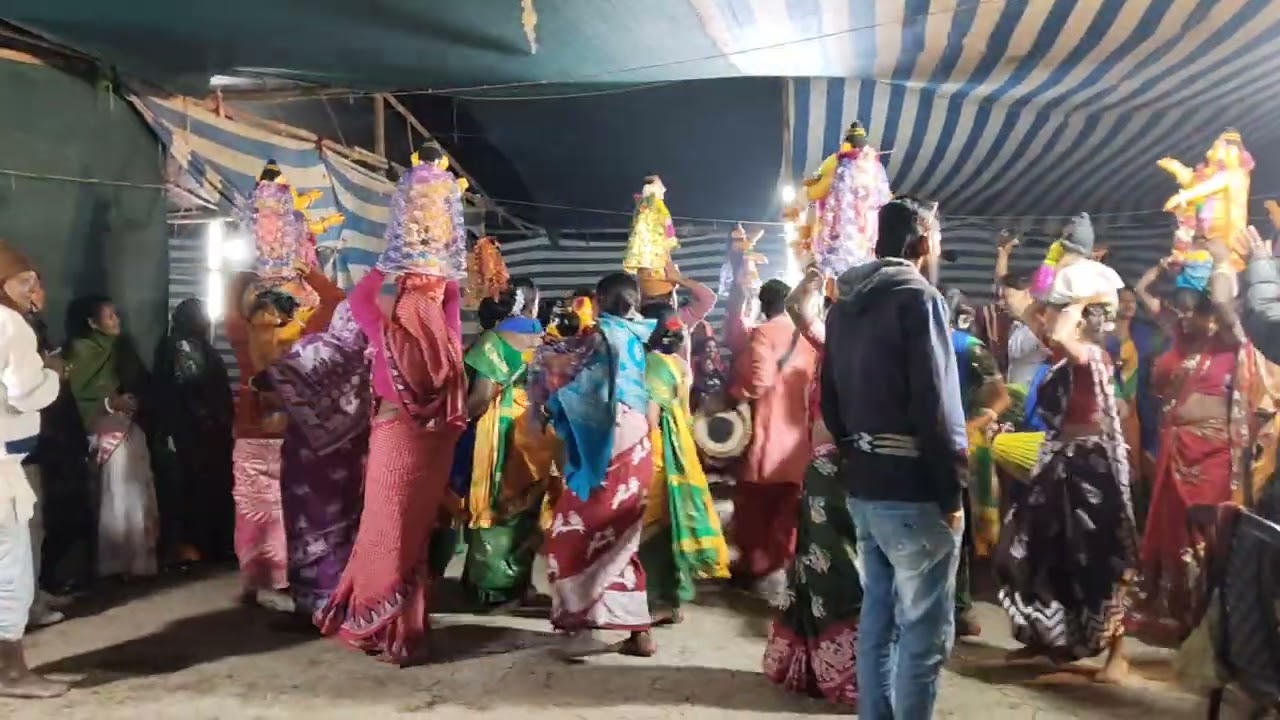 Mayeder thakur niye nach ♥️♥️ mundamorai modhayam pally jamai mor 😘♥️