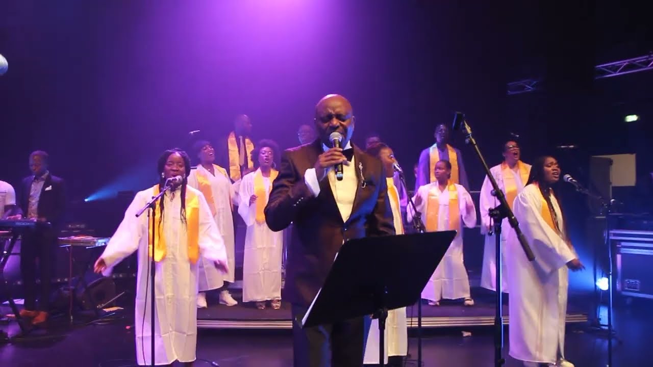 Combien Dieu est grand/De tout mon être de Runo Moyo.(Gospel et Variétés).