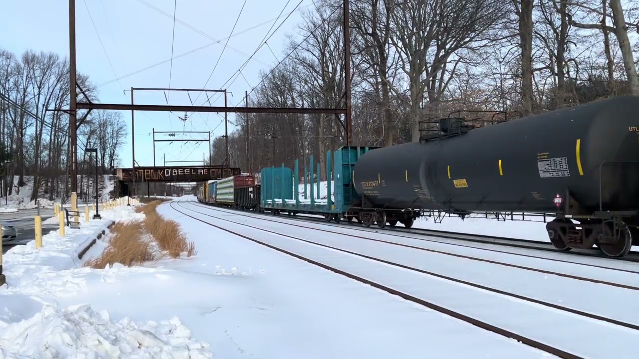 CSX M419 Thru Woodbourne With A Clean ES40DC & 39 Cars 