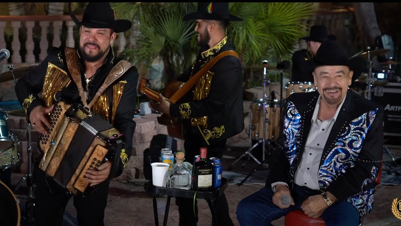 Intrusso De Nuevo Leon x Los Traileros De Norte - Popurrí Norteño (Video Oficial)