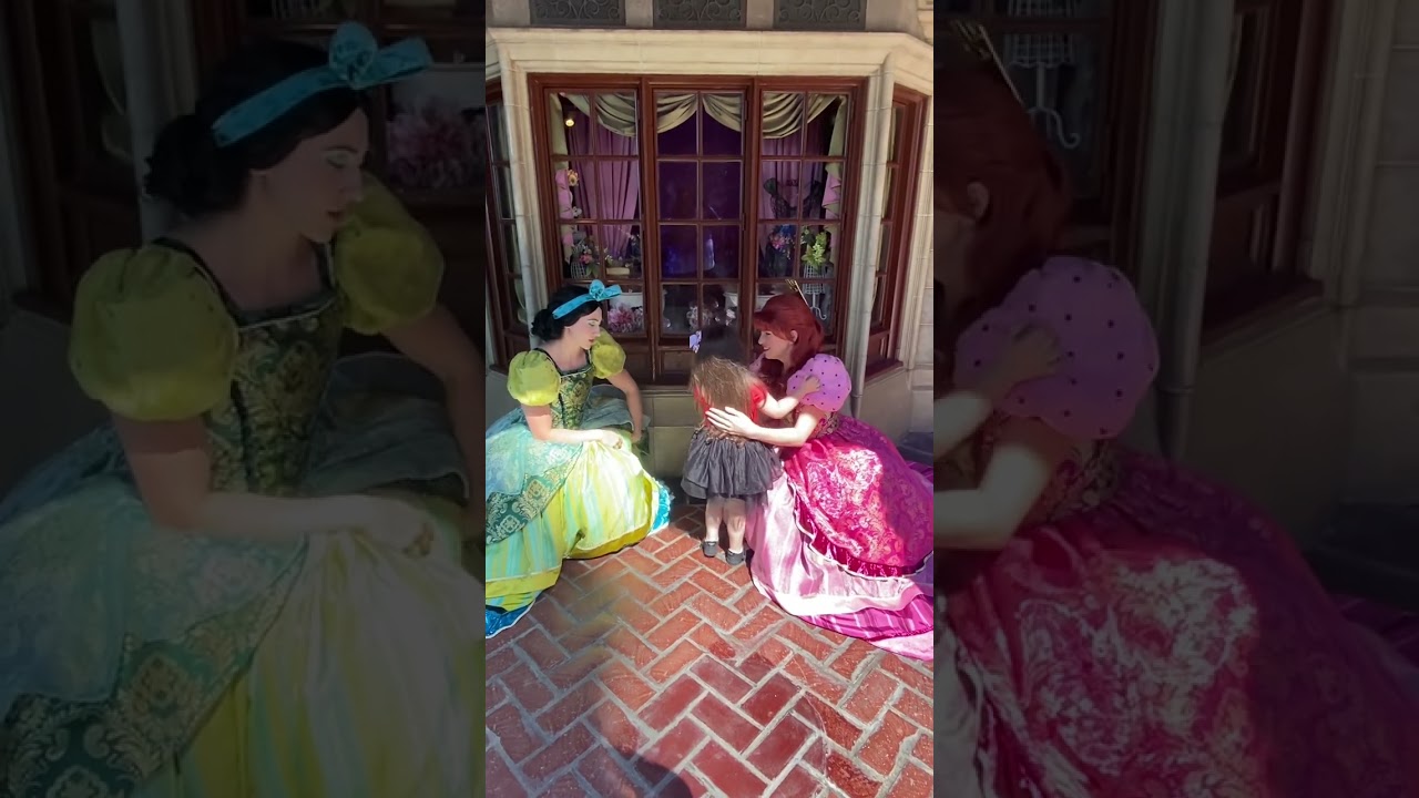 Anastasia meeting Anastasia and Drizella! 💛