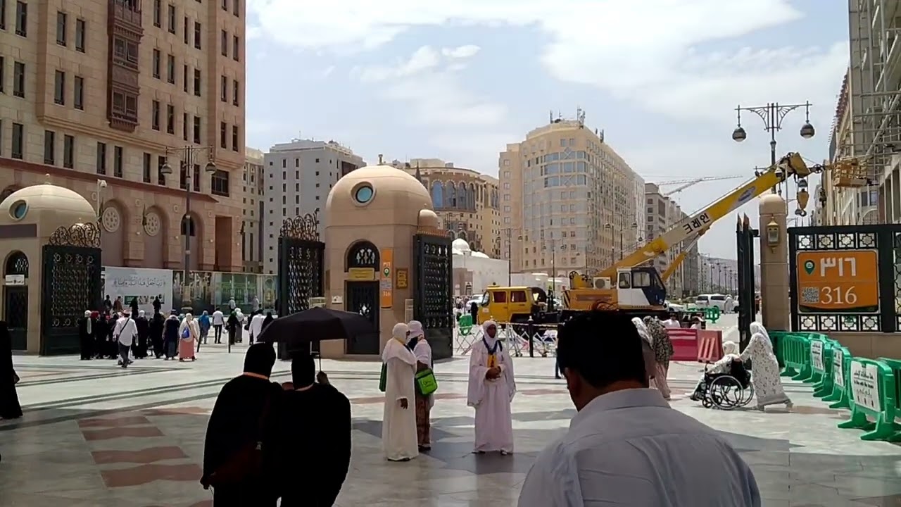 Madinah -Masjid Nabawi Interior || Saudi Arabia || Namaz e Zuhar 16 August 2022 || Masjid al Haram