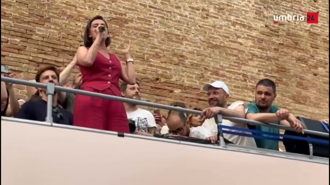L'ultima piazza di Ferdinandi: «Noi siamo il futuro»