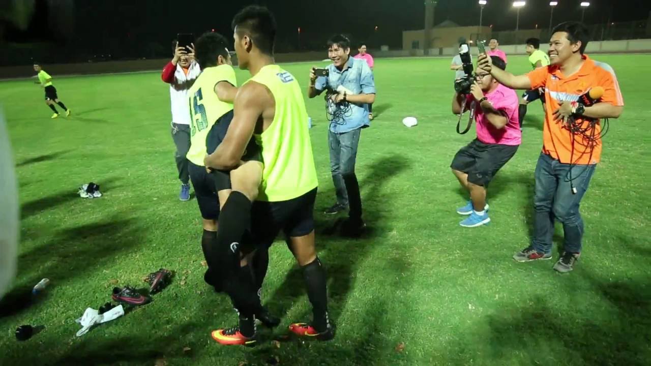 เจ ชนาธิป โดนซิโก้ และเพื่อนร่วมทีม ฉลองวันเกิดครบ 23 ปี แบบจัดหนักจัดเต็ม!!