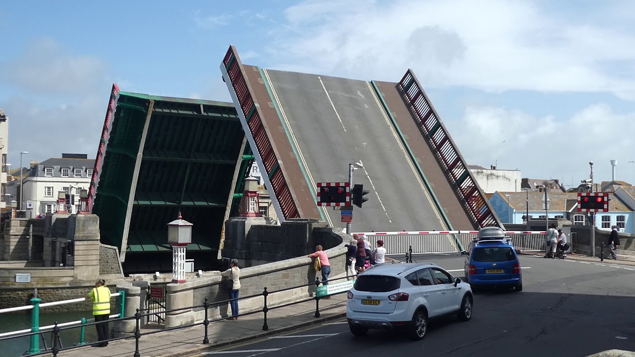 UK BRIDGE OPENS - Town Bridge, Weymouth 17/08/2019