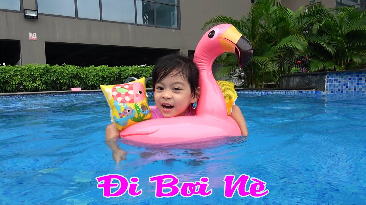 Hai chị em đi bơi n&egrave; c&aacute;c bạn ơi 💎 AnAn ToysReview TV 💎