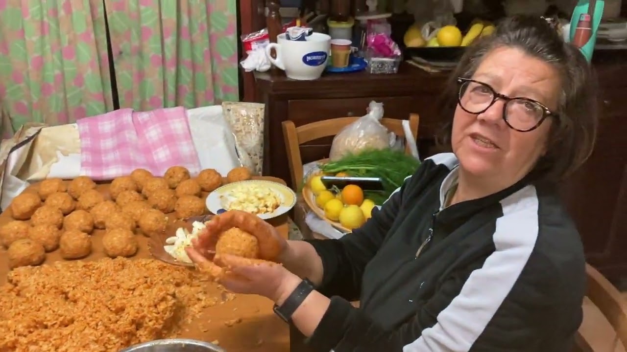 Gli arancini siciliani di Gina e di Rita a Naso