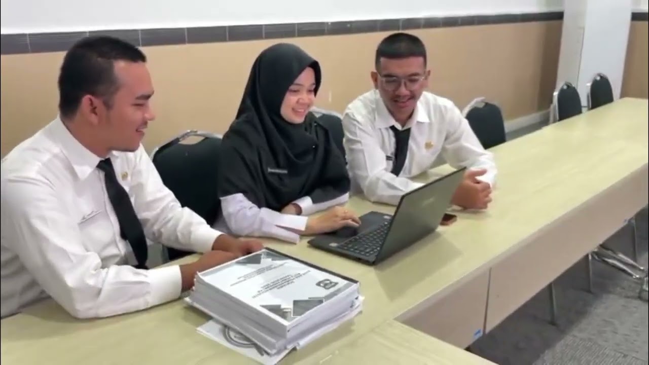 Kompilasi video BerAKHLAK
