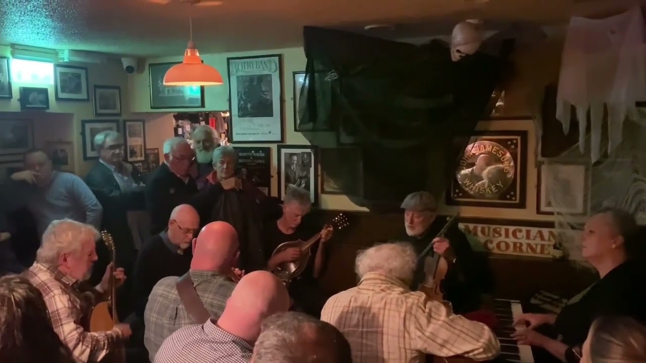 Raglan Road at Matt Malloy‘s pub, Westport, Ireland