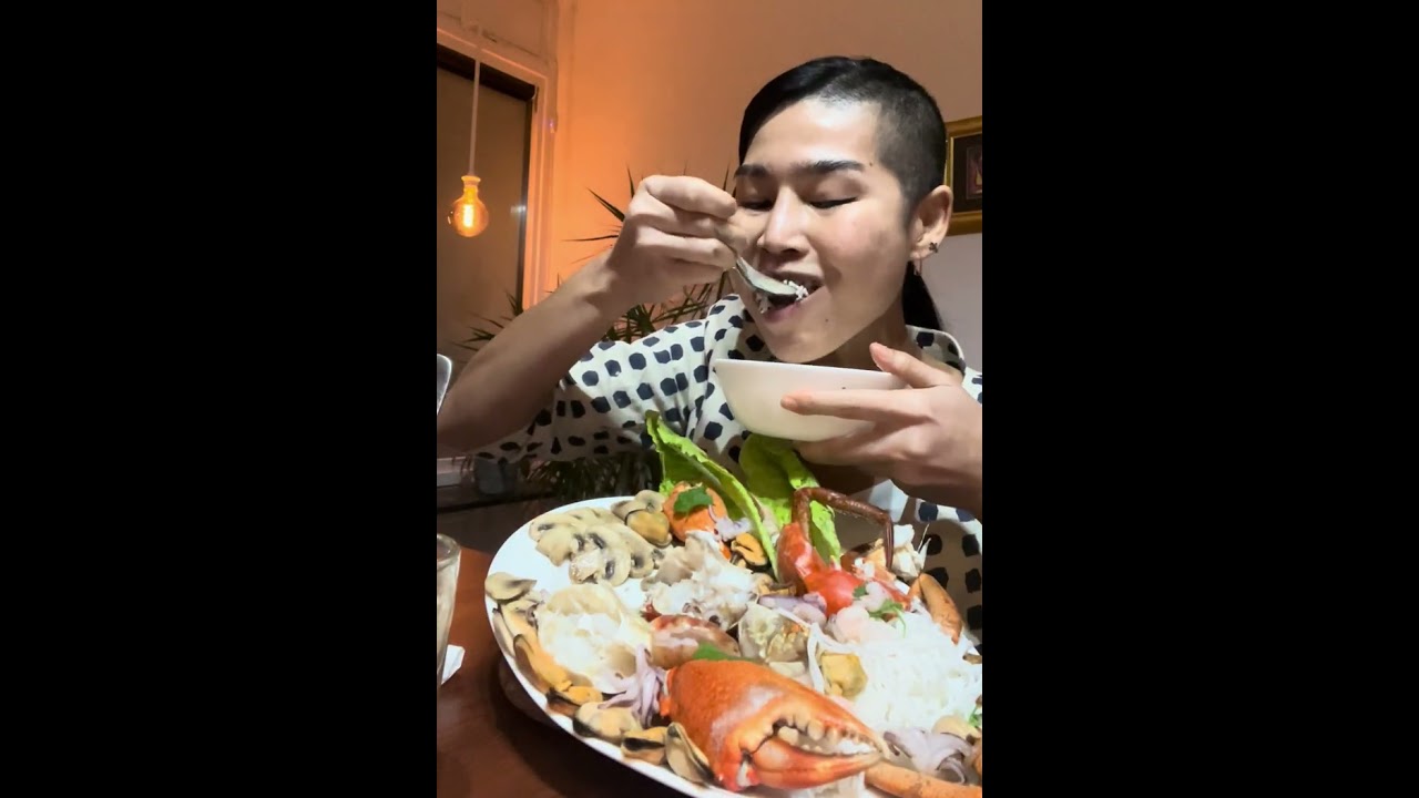 ยกทะเลมา สดหวานเนื้อแน่นลงได้แค่ครึ่งนึงเพราะช้าตรงแกะกล้ามปูไปแต่ละที🙄😅👍🏻