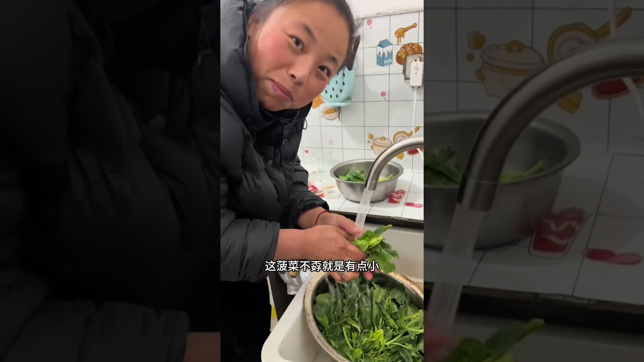小两口下班后去看活，回来的路上给婆婆带了最爱吃螺丝，又是美好的一天#夫妻日常 #农村美食 #一起奋斗的夫妻 #婆婆也是妈 #乡村贾丹