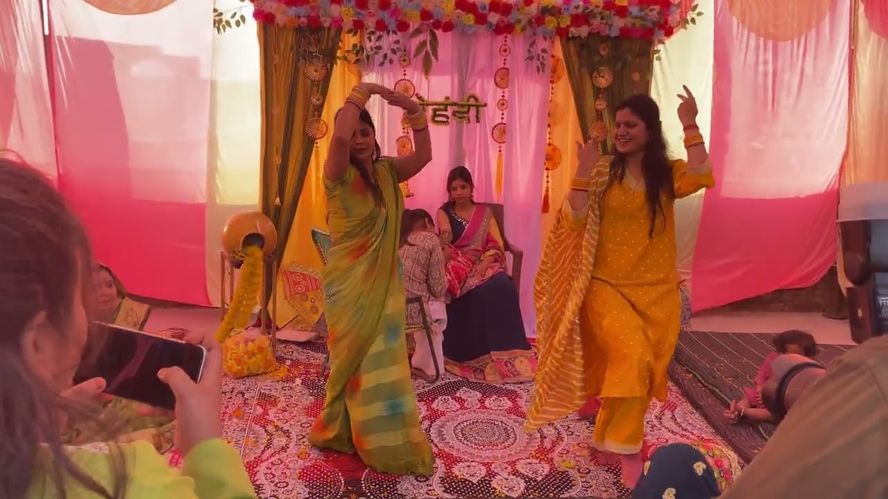 Swati Didi Dance Performance | Feat. Gudiya Bua 