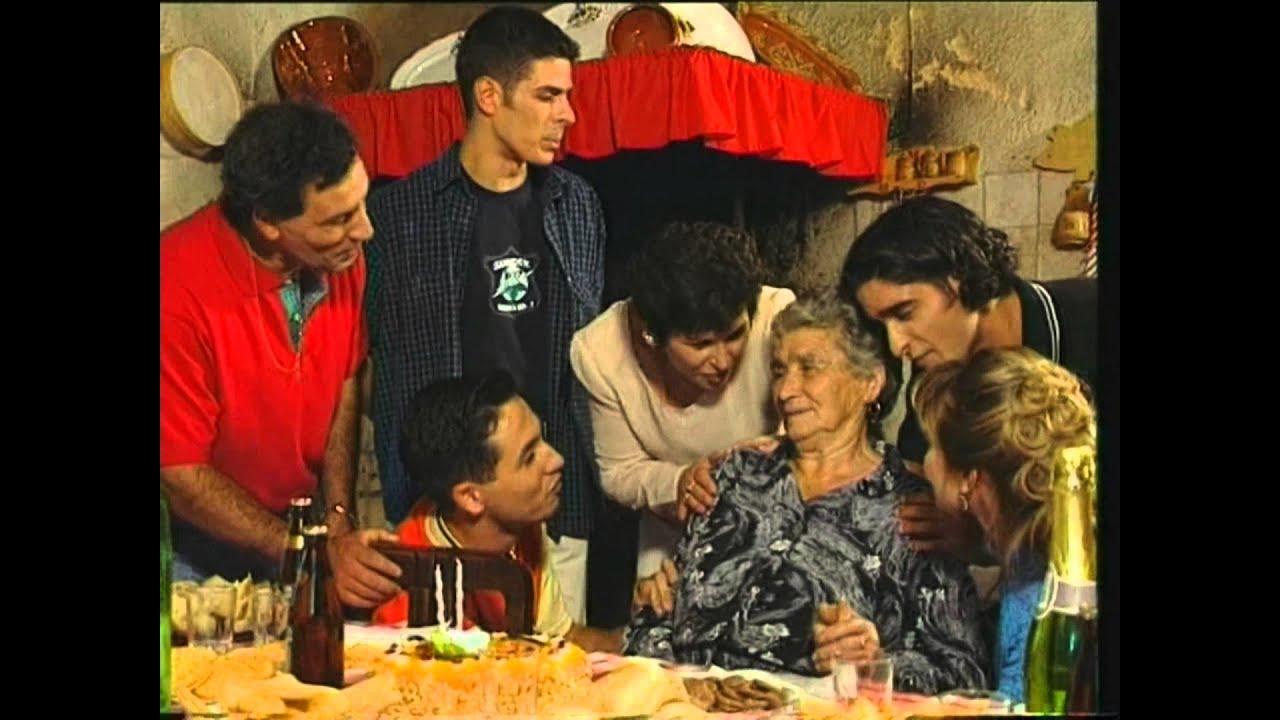 Mundo Novo - Minha Avózinha (Official Video)