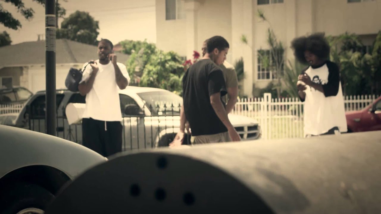 Domo- Anybody Can Get It ft The Relativez (Official Music Video)