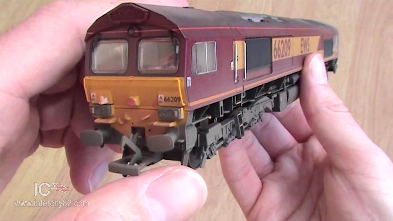 Opening the Class 66 from Bachmann