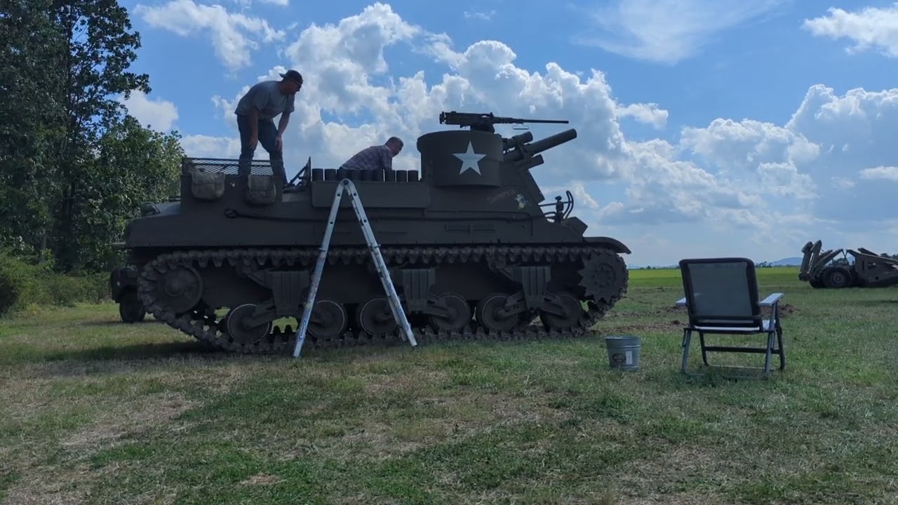 M7 Priest firing