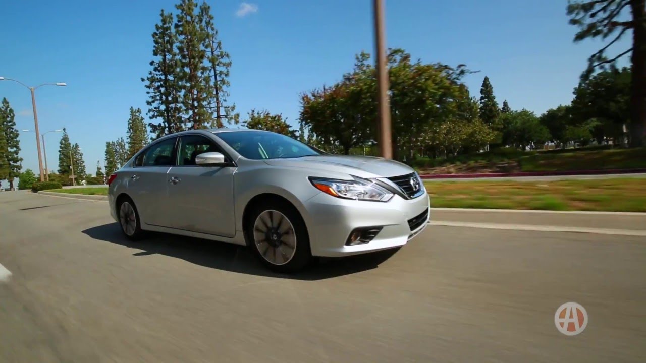 2016 Nissan Altima | 5 Reasons to Buy | Autotrader