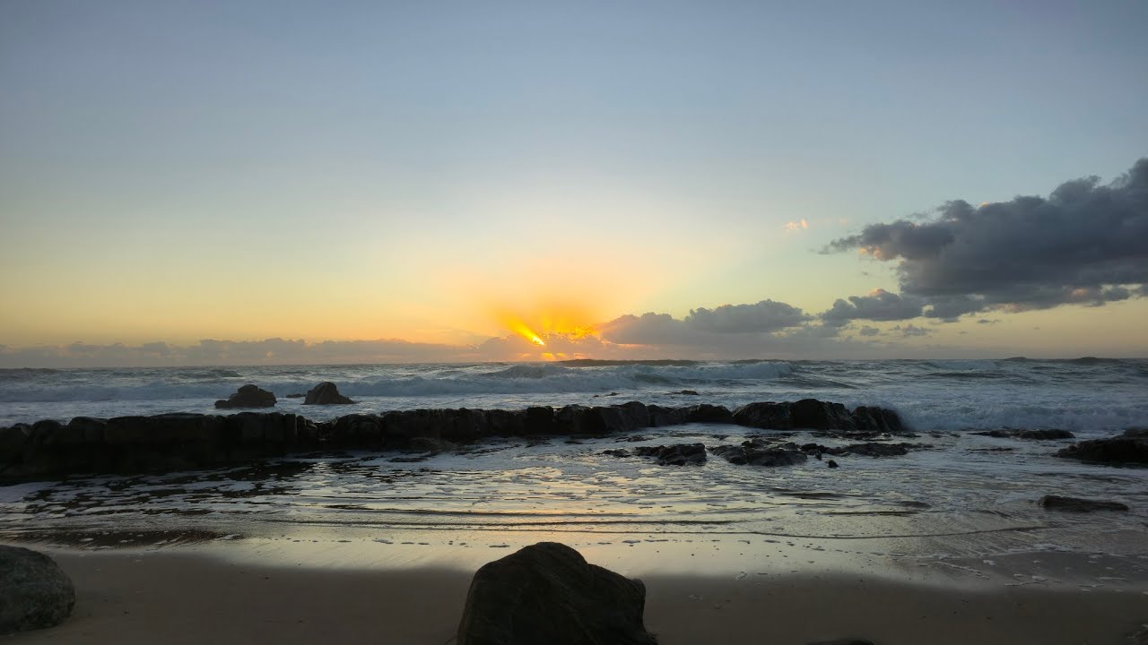 Quaint Morning at Point Arkwright, Australia | Sunrise 196 – Sparse Light | UHD, 4K
