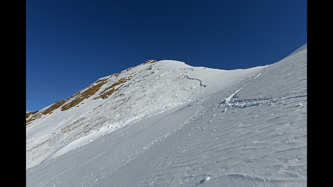 26 02 2026 Valanga di lastrone al Monte Seleron 2519 m  Val Tartano,Alpi Orobie Valtellinesi,  (SO).