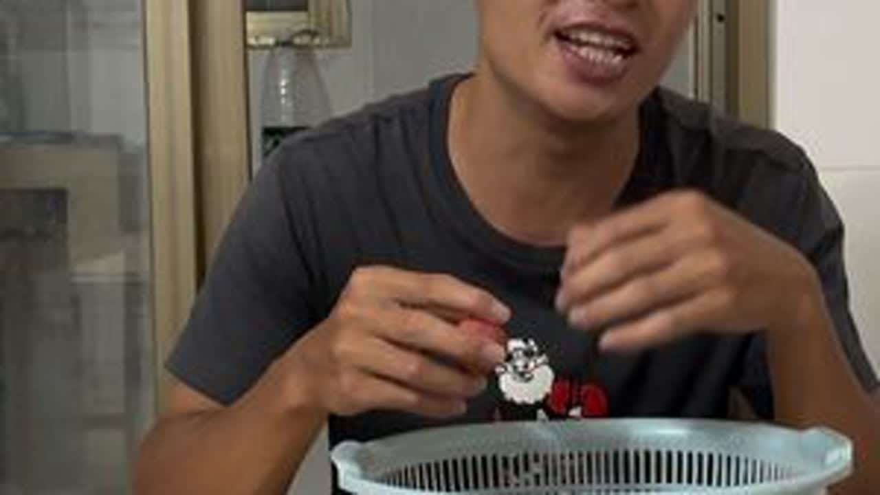 湖南小哥在深圳跑两年外卖，六月跑了1341单，看他能发多少钱 #抖音千亿流量扶持 #dou要上热门 #坚持拍视频