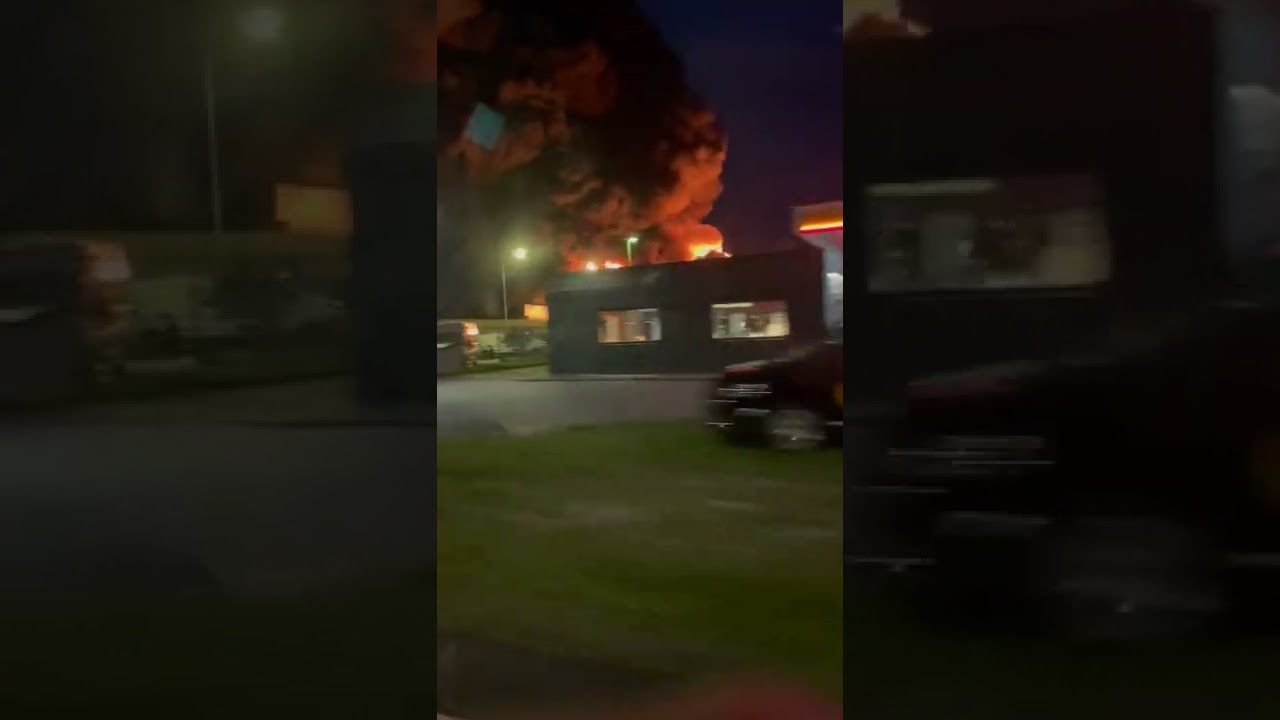 A fire has spread rapidly at a picnic facility in Almelo