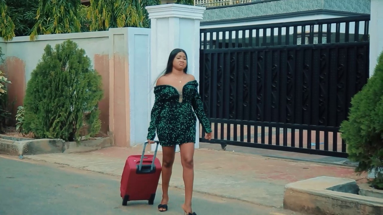 She Was Kicked Out By Her Family, But She Met A Billionaire On Her Way And He Took Her In Movies