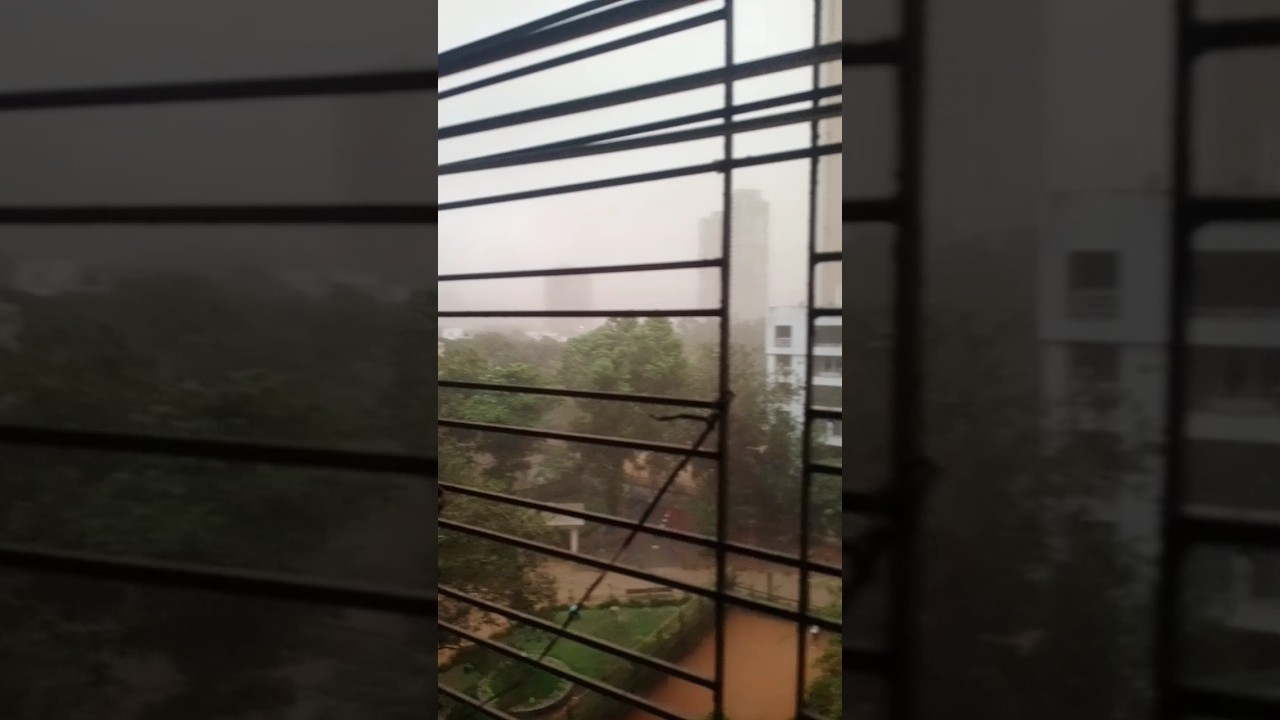 Massive dust storm in Mumbai 🌪 #duststorm #storm #viral #trending #mumbai #youtubeshorts #shorts