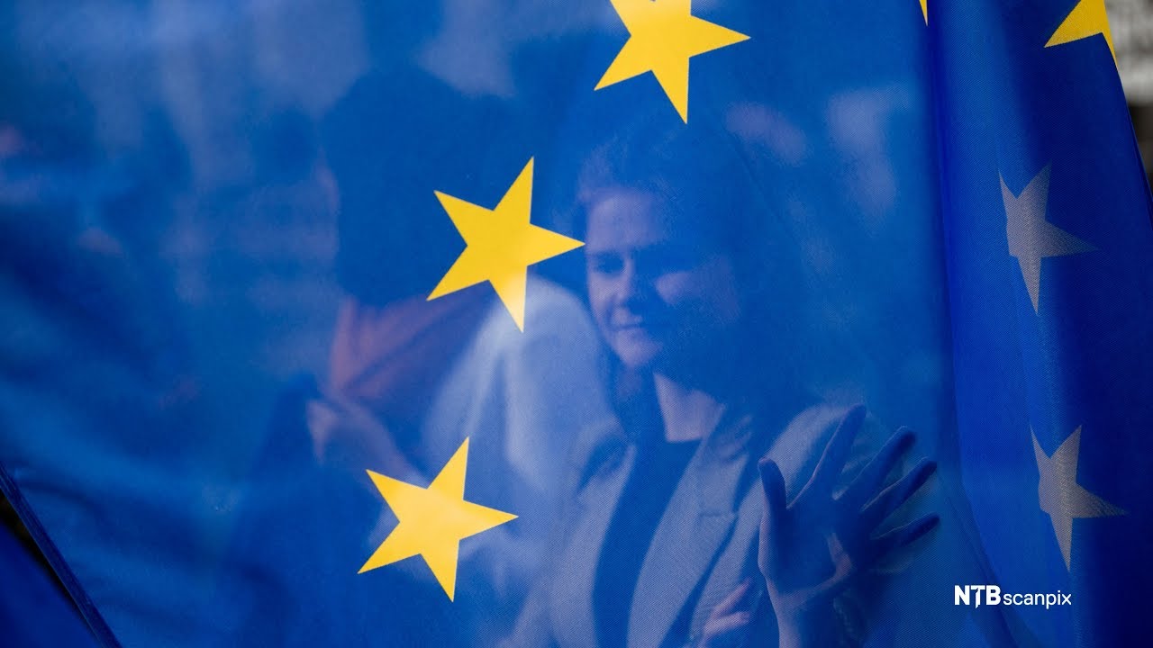 The EU, Migrants and Refugees: Building Walls, Fueling Global Crisis?