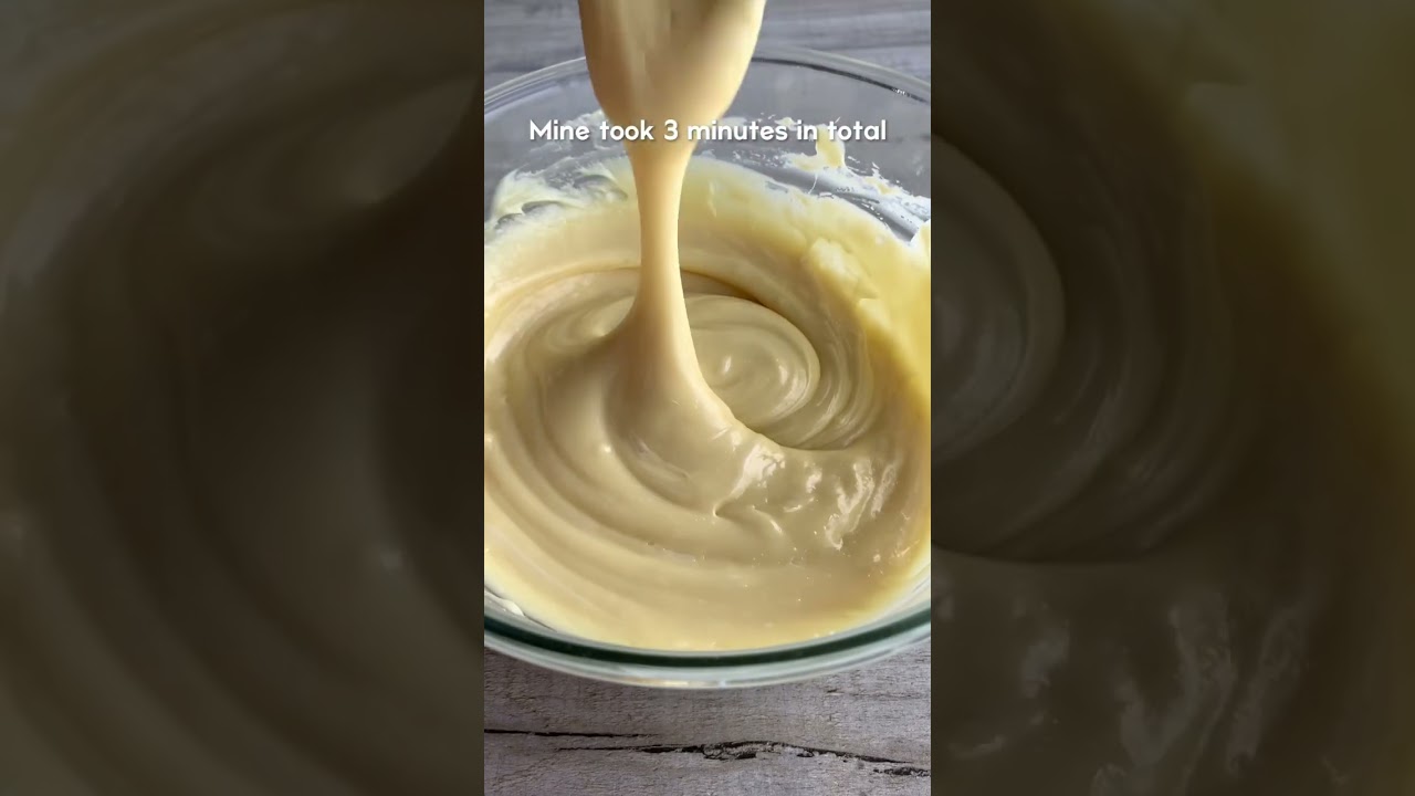 Amazing 3-ingredient microwave Oreo fudge! Tutorial