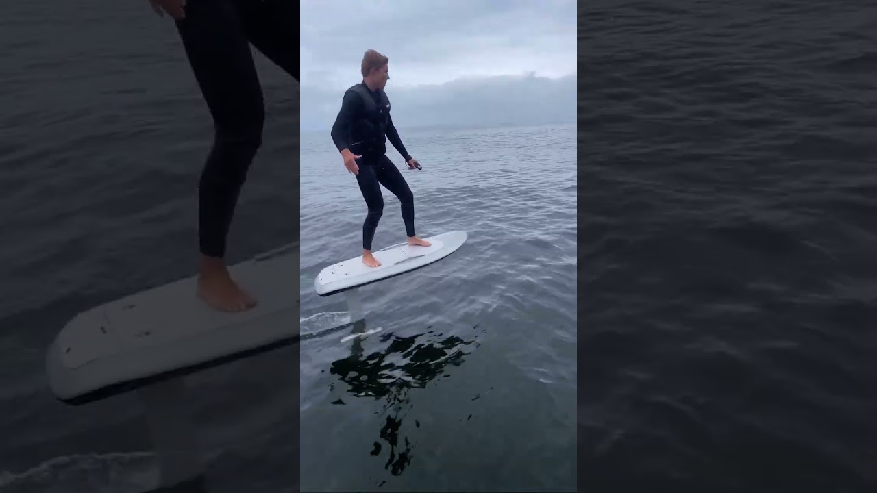 Met dit futuristische board kun je over het water zweven! 👀🌊