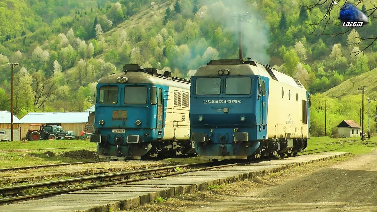 Fluieroasa 60-1356-9 Whistle Loko&GM 64-0922-6 in Gara Valea Vișeului Station, Maramureș 24April2019