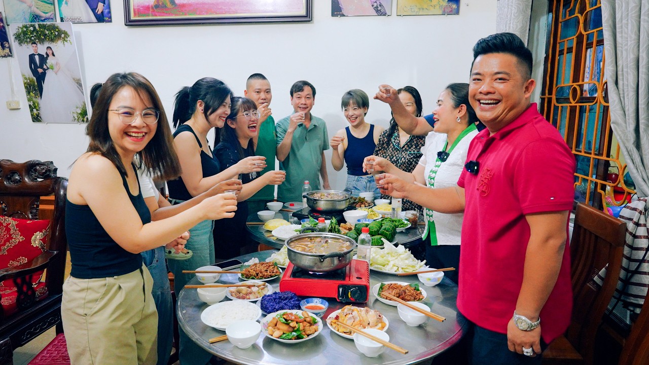 SAPA TV | ĐƯA CHỦ TỊCH THƯỞNG THỨC B&Aacute;NH CUỐN LẠNG SƠN & LỜI MỜI ĂN TẾT THANH MINH ĐẦY BẤT NGỜ